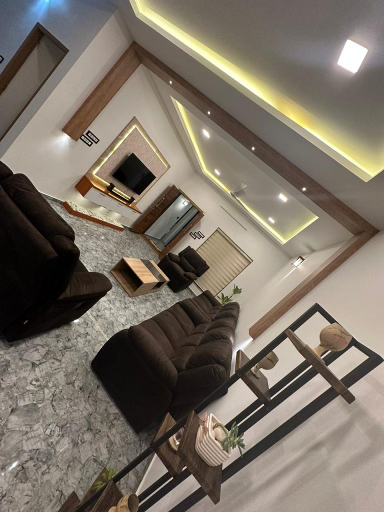 REAL TECH construction & interiors